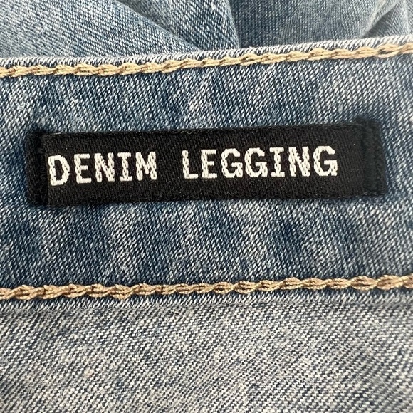 Bullhead Black Distressed Blue Denim Jeggings Size 7 Women’s - Picture 6 of 6